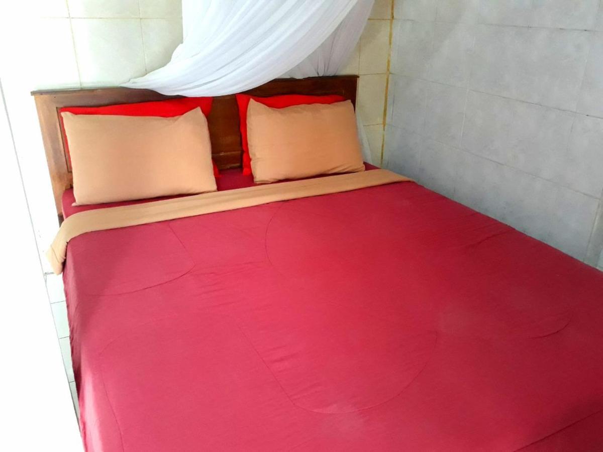 One Homestay And Warung Munduk Екстериор снимка