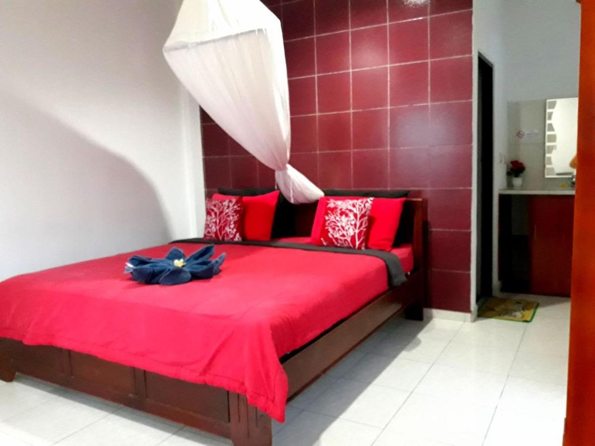 One Homestay And Warung Munduk Екстериор снимка