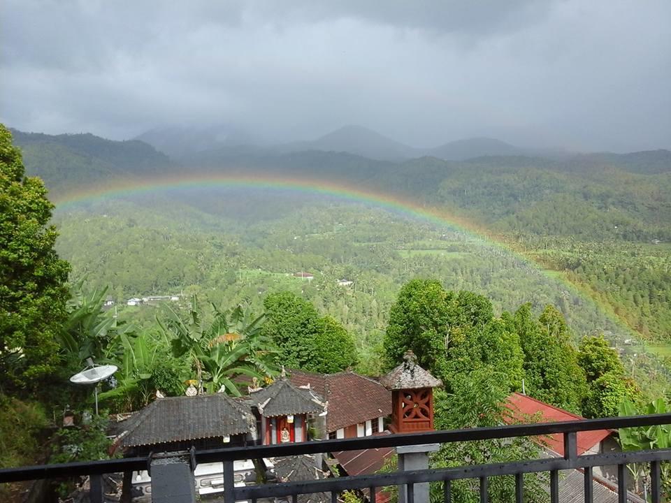 One Homestay And Warung Munduk Екстериор снимка