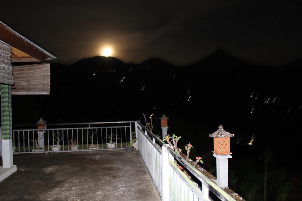 One Homestay And Warung Munduk Екстериор снимка