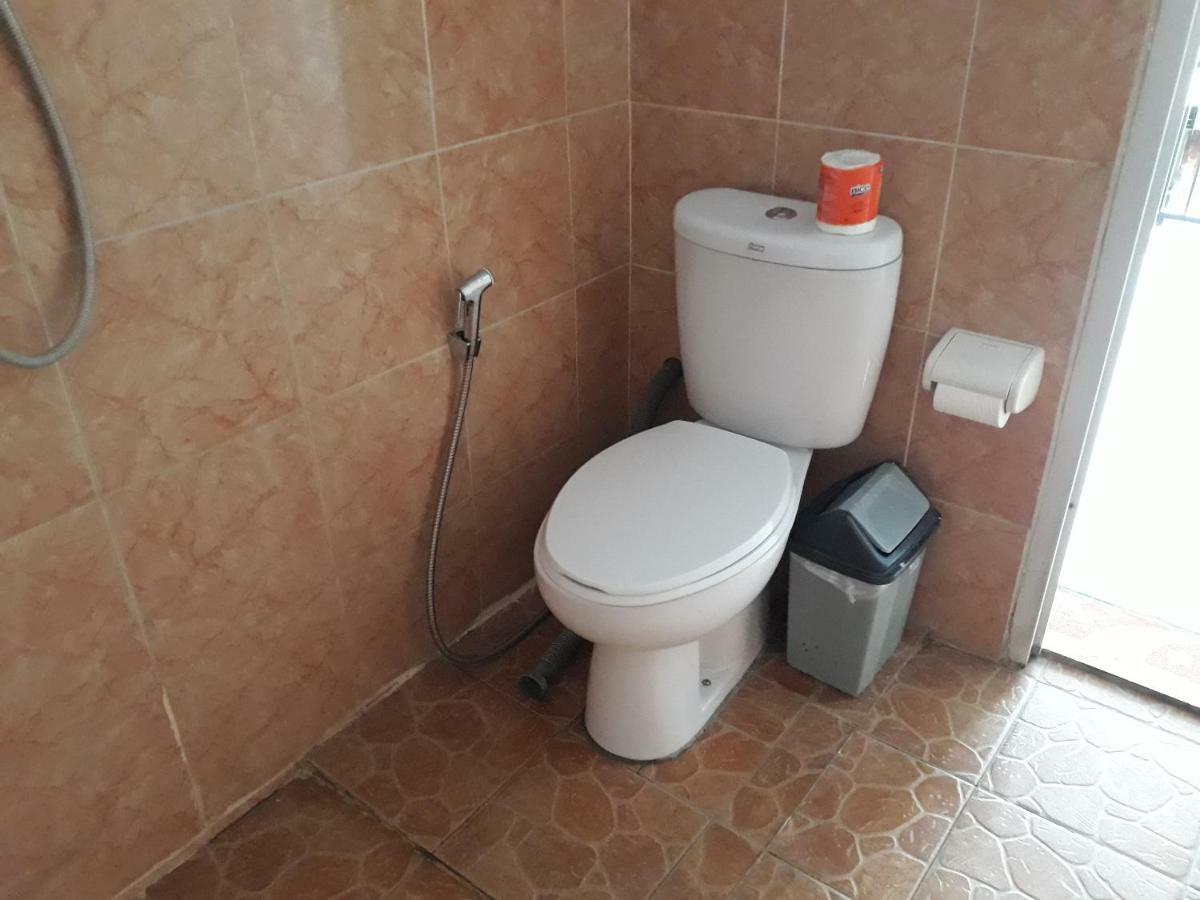 One Homestay And Warung Munduk Екстериор снимка