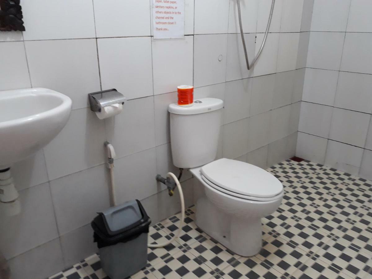 One Homestay And Warung Munduk Екстериор снимка