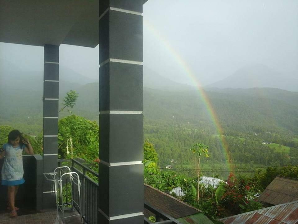 One Homestay And Warung Munduk Екстериор снимка