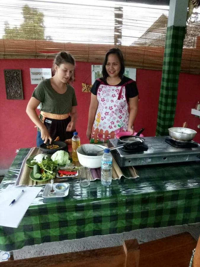 One Homestay And Warung Munduk Екстериор снимка