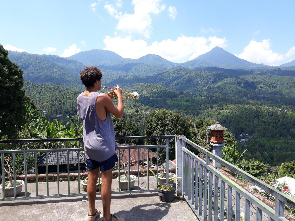 One Homestay And Warung Munduk Екстериор снимка