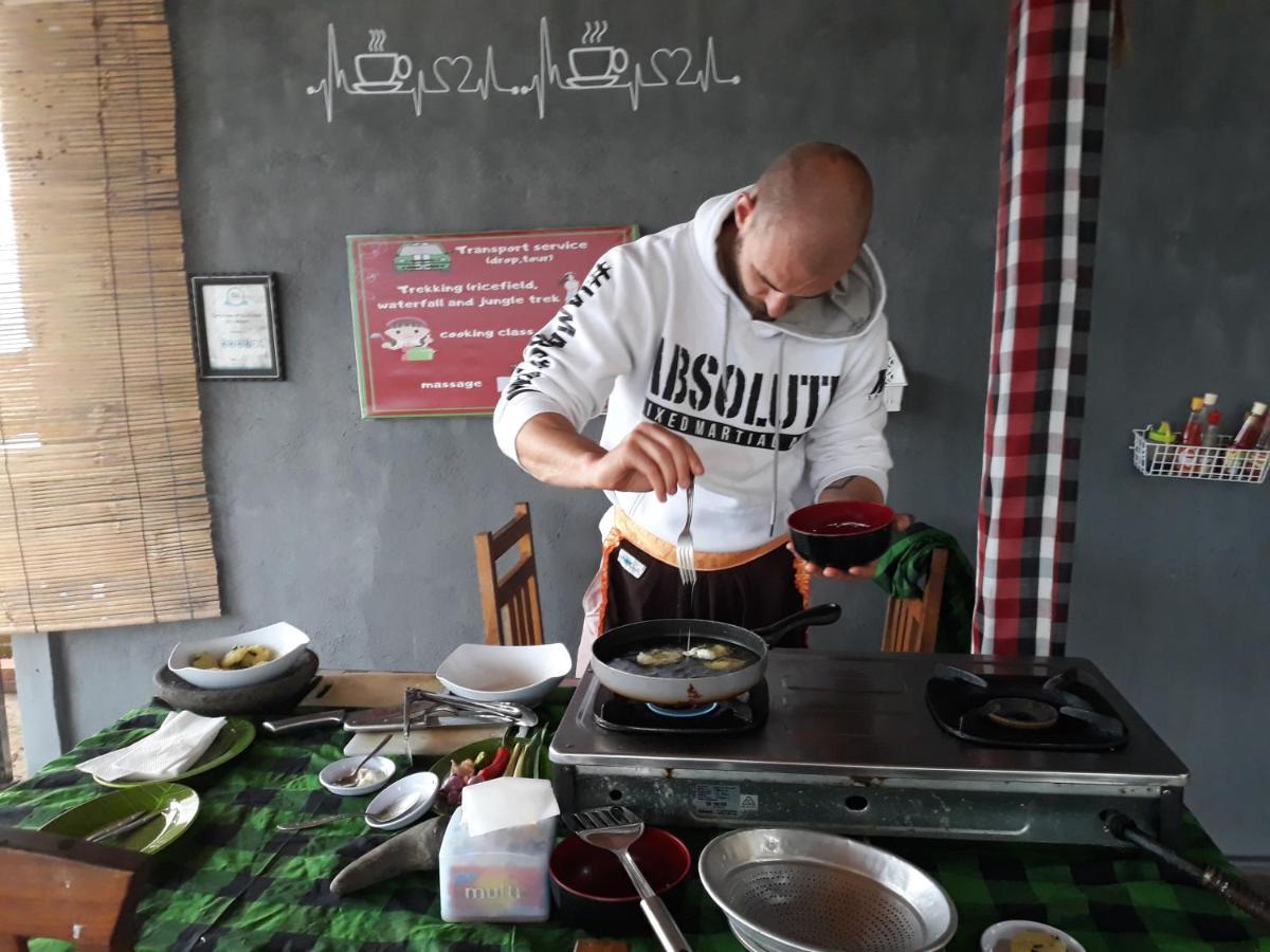 One Homestay And Warung Munduk Екстериор снимка